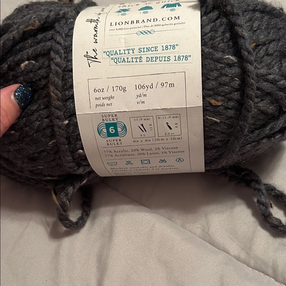 Lion Brand Wool-Ease Thick & Quick Yarn - graphite - Picture 3 of 5